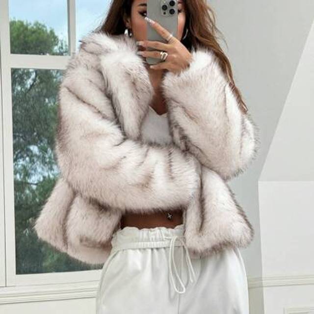 SHEIN Fluffy Collar Crop Jacket