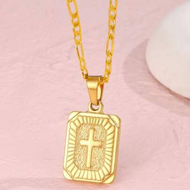 SHEIN 1pc Stylish Popular Cross Detail Square Pendant Golden Figaro Chain Necklace For Boys Girls Street Accessory For Party Jewelry Gift