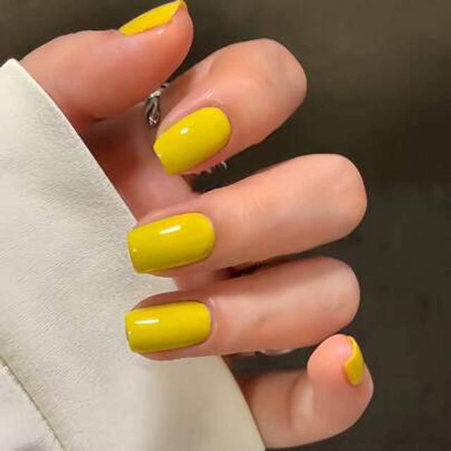 SHEIN Elevate Your Style With 24pcs Short Square Shape Press-On Fake Gel Nails Fashionable Fresh Lively Lemon Yellow Solid Color Wearable Nail High Cute Bri