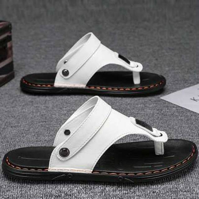 SHEIN Men&#39;s Flip Flops, & Versatile, Korean Style Leather Upper Outdoor Sandals For Summer, New 2025 Model, Soft Sole, Lightweight & Comfortable, Solid Colo