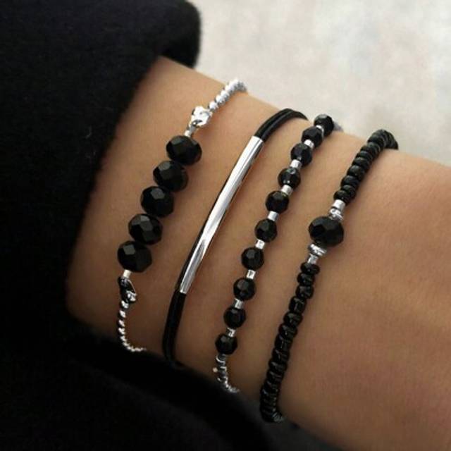 SHEIN 4 Pcs/Set Fashion Black Crystal Handmade Beads Bracelets Set For Women,Fashionable Vacation Party Jewelry Gifts