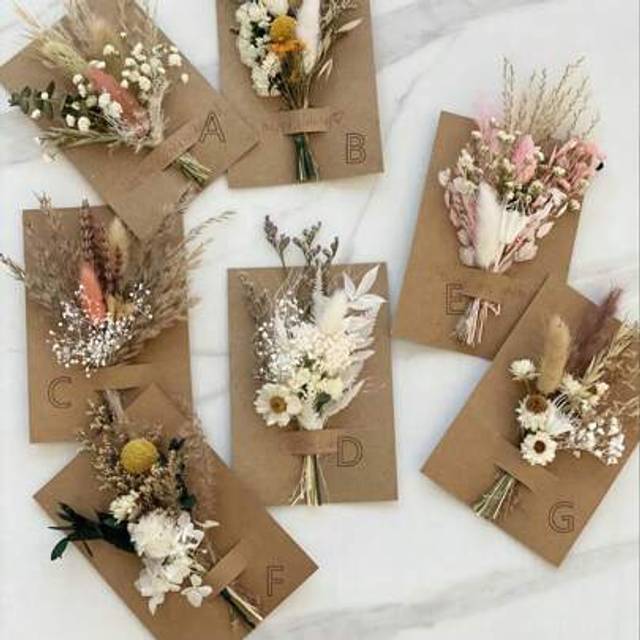 SHEIN Natural Boho Mini Dried Flower Bouquet, Dried Floral Arrangement, Handmade Flower Decor, Wedding Flowers, Home Decor, Wall Decor, Home Gifts