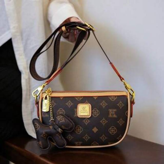 SHEIN Women&#39;s Adjustable Shoulder Strap Color Block Chain Decor Letter Accent Mahjong Crossbody Bag