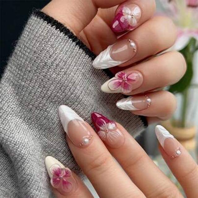 SHEIN 24 Pieces Of Long Almond Shaped Press On Nails French Simple Pearl Flower Print Summer Fake Nails, Sweet And Fresh Fake Nails, Suitable For Shopping,