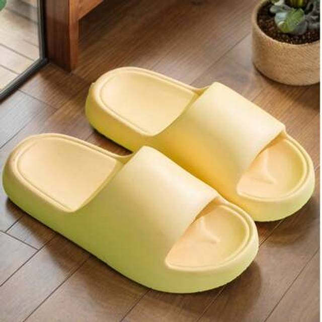 SHEIN New Stylish Simple Yellow Thick Sole Anti-Slip Anti-Odor EVA Bathroom Slippers, Soft & Comfortable For Men Suitable For Home Use Year-Round