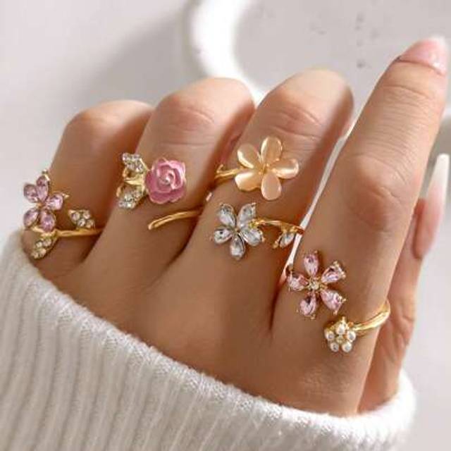 SHEIN 4pcs/Set Lovely Pink Rose Flower Adjustable Rings, Faux Pearl Diamond Decor Five-Petal Floral Ring Set For Women