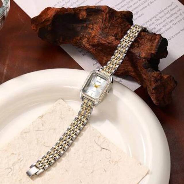 SHEIN Watches For Women New Arrival Women&#39;s Vintage Style Square Small Dial Rhinestone-Set Design Steel Strap Luxury Watch Suitable For Daily Wear, Back-To-