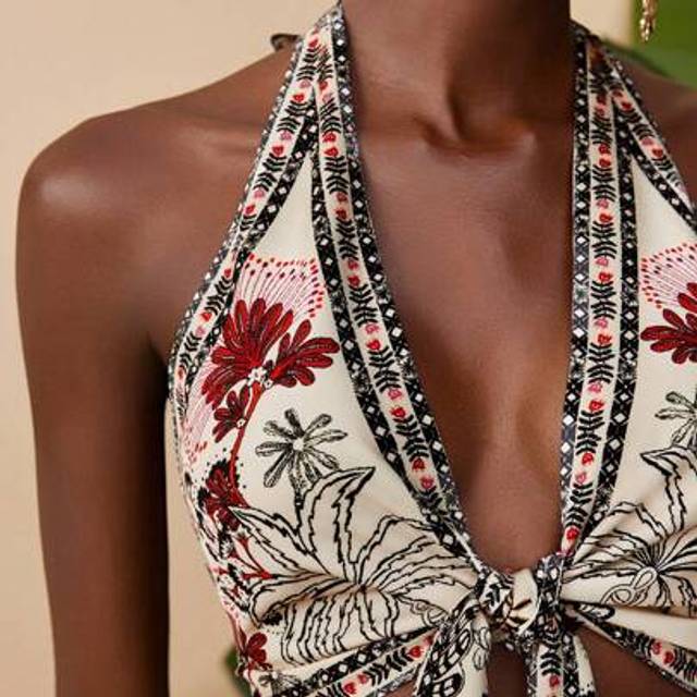 Travachic Women&#39;s Holiday Sleeveless Halter Neck Tropical Print Crop Top