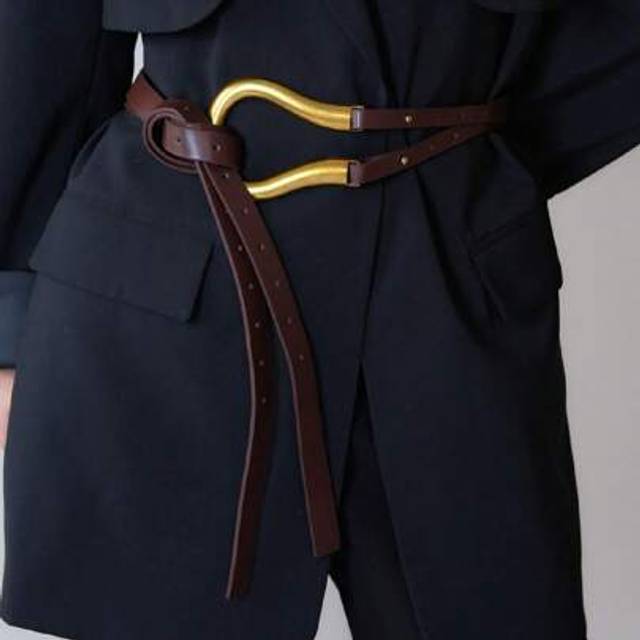 SHEIN 1pc Women&#39;s Suit Waist Belt, Versatile Wide Horseshoe Buckle Decoration Belt For Skirt Summer, School