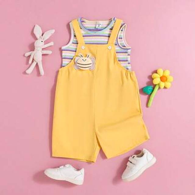 SHEIN 2pcs/Set Girls 4-7 Years Old Casual Cute Sweet Sports Funny 3D Bee Logo Yellow Bib Pants Shorts + Candy Color Striped Knit Vest Tee Shirt Outfit Set,