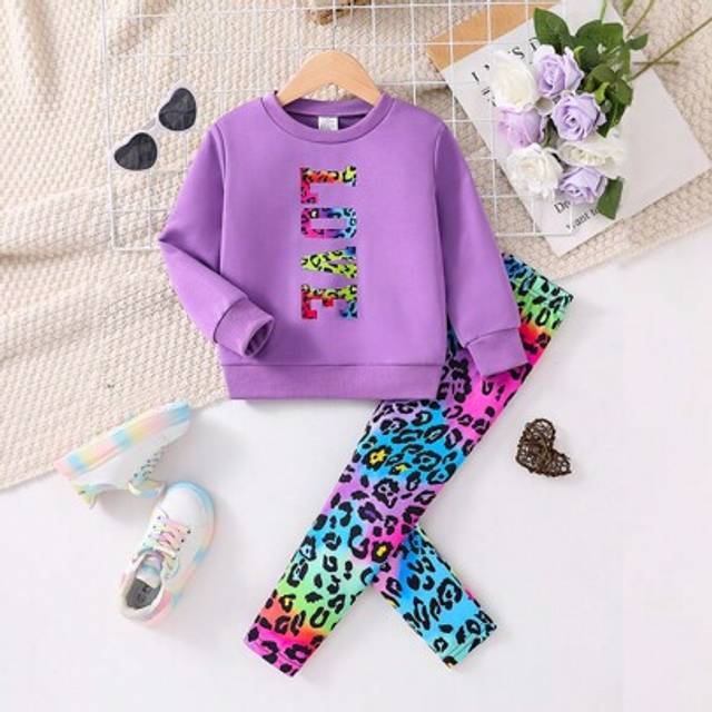SHEIN 2pcs Set Young Girl Outfit, Includes Knitted Long Sleeve Letter Print Sweater Top & Colorful Leopard Print Elastic Waist Pants, Comfortable Soft Casua