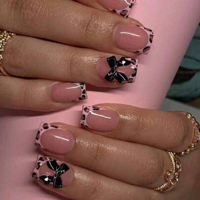 SHEIN 24pcs/Set Short Square-Shaped French Leopard Print & Bowknot Full Cover Press-On Fake Nails, Includes 1pc Nail Glue & 1pc Nail File, Suitable For Ladi