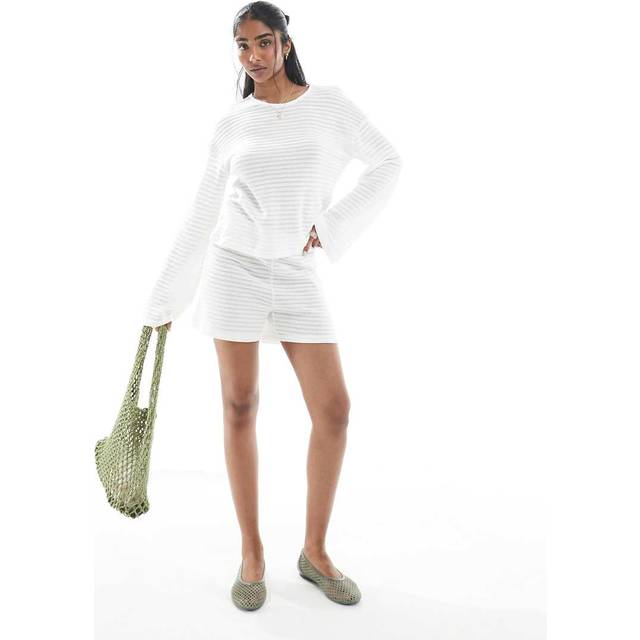 Pieces – Mixa och matcha – Naturvita, stickade shorts med randig design-Vit/a