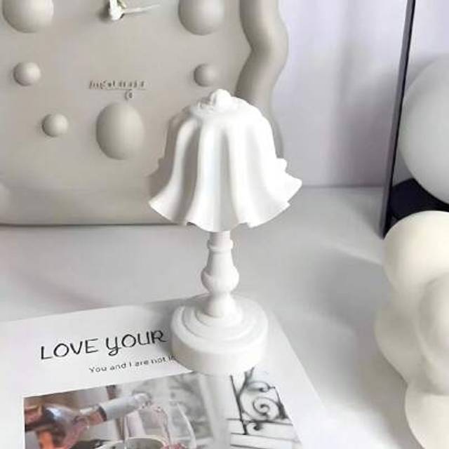 SHEIN 1pc Mini Street Lamp LED Night Light Lamp Scene Lamp Ornament Small Table Lamp Atmosphere Decor Micro Landscape