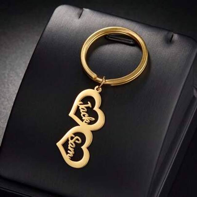 SHEIN A Special Surname Keychain, Personalized Heart-Shaped Multi-Name Pendant, Stainless Steel Gold Keychain, Women&#39;s Fashion Jewelry, Christmas Gift Ideas