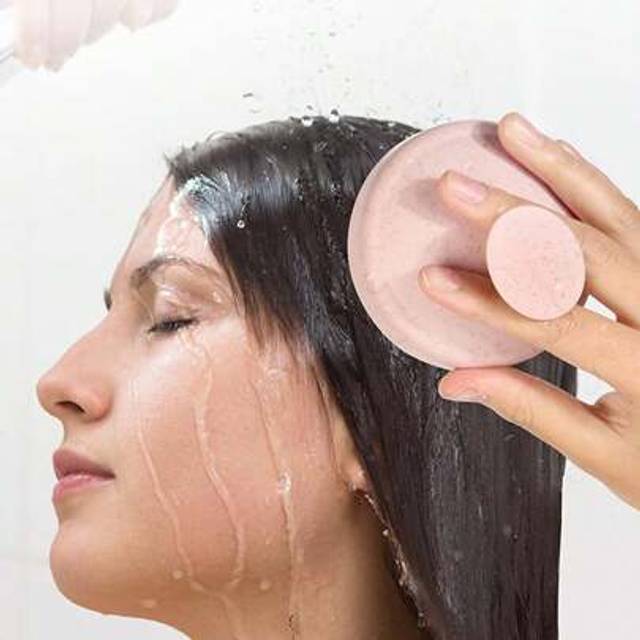 SHEIN 1pc Scalp Massager Brush, Silicone Scalp Exfoliator, Hair Washing Tool Suitable For All Hair Types, Women, Men, Children, Pets Home Bathroom Decor Sum