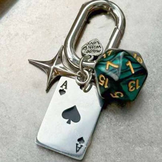 SHEIN 1pc Unisex Creative Cartoon Dice Keychain Metal Playing Card Pendant Fashionable Bag Charm Cross