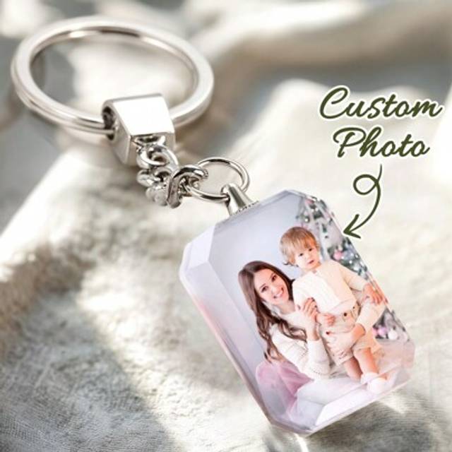 SHEIN 1pc Custom Crystal Keychain With Picture Custom Photo Keychain Personalized Keyring Gift For Men Women Valentine&#39;s Day Gifts Unique Gift For Boyfriend
