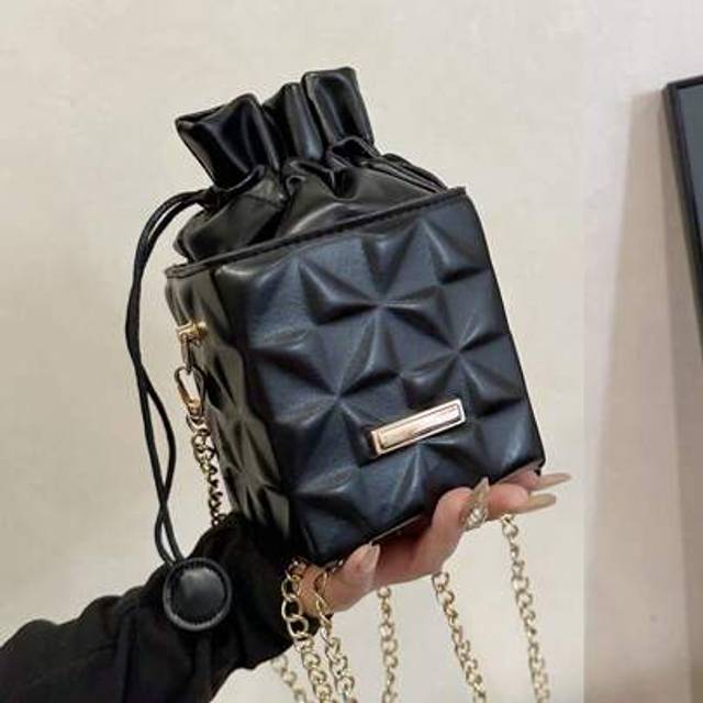 SHEIN Women Mini Drawstring Pouch Chain Crossbody Bag