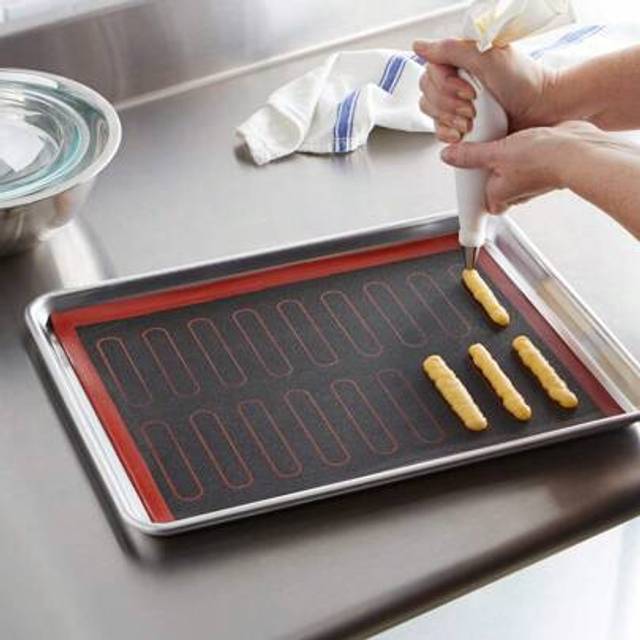 SHEIN 1PC Perforated Silicone Baking Mat, Non-Stick Steaming Mesh Oven Liner, Reusable Fiberglass Tray Pan Liners For Making Bread, Pizza, Pastry, Cookies