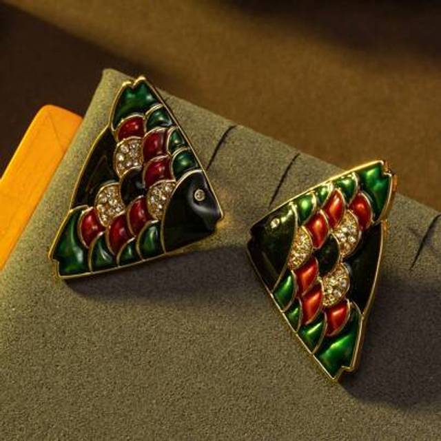 SHEIN A Pair Of Vintage Fish Scale Triangular Earrings Suitable For Daily Wear, Gift Party Accessories.