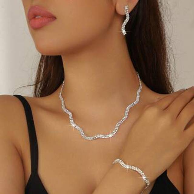 SHEIN 3Pcs Fashionable Shiny Wavy Necklace, Earrings And Bracelet Jewelry Set, Elegant Bridal Wedding Party Accessories