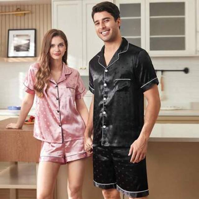 SHEIN 2pcs Men&#39;s Elastic Satin Lapel Short Sleeve And Shorts Sleepwear Set