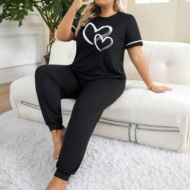 SHEIN Plus Size Women Fashionable Heart Printed Pajama Set