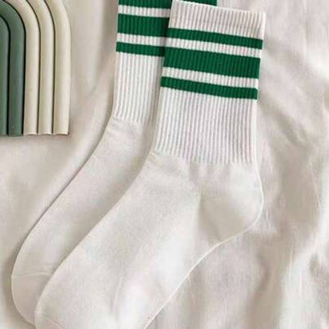 SHEIN 1 Pair Green Striped Outdoor Sports Unisex Socks