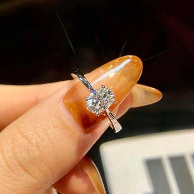 SHEIN 1pc 1ct 4 Claws Oval Shape D-Color Moissanite Engagement Ring Wedding Band For Women Luxury S925 Sterling Silver Promise Ring Anniversary Ring Luxury