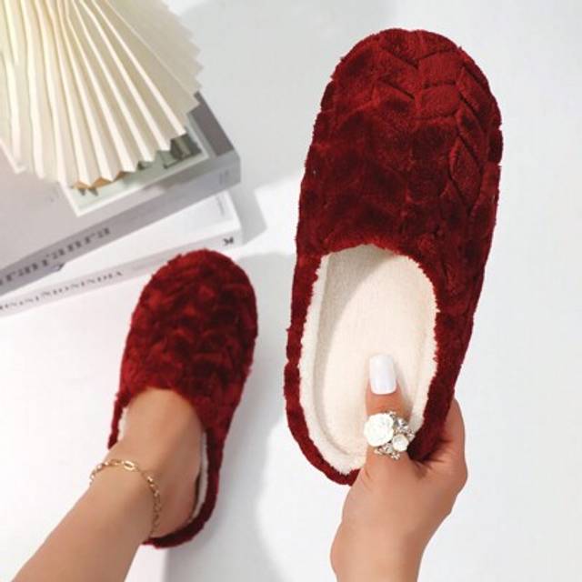 SHEIN Women&#39;s Fashion Plaid Fluffy Faux Fur Slippers, Indoor Floor Cover Socks, Warm Light-Weight Bedroom Slippers For Winter