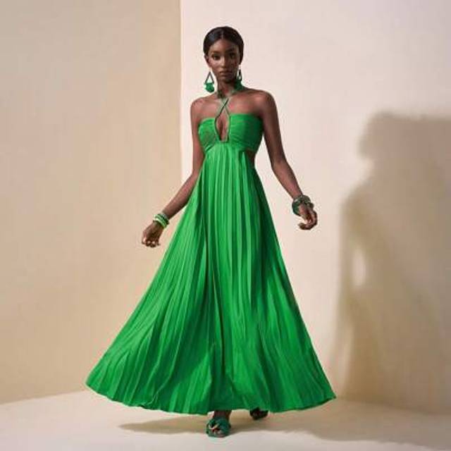 Slaydiva 2025 Spring/Summer New Elegant Openwork Waist Details V-Neck Green Maxi Dress, Vacation Beach Party Commuter Basic Plus Size Women Dress
