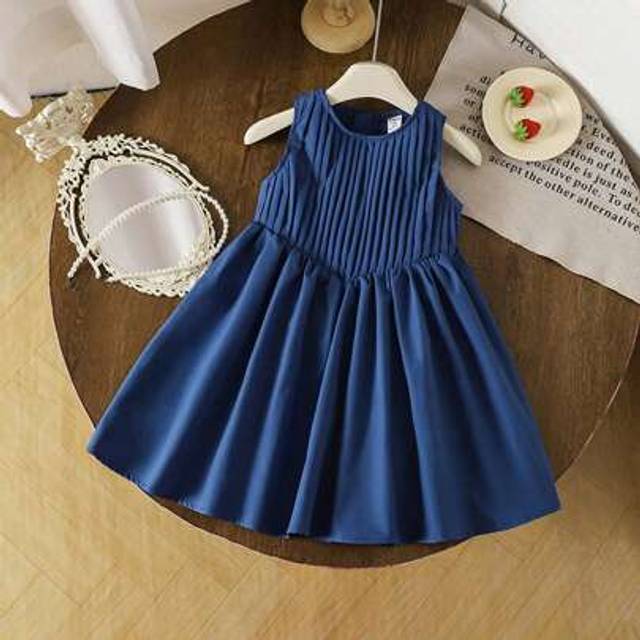 SHEIN Young Girl Minimalist Style Casual Fashion Versatile Lady-Like Sleeveless A-Line Dress Little Girls Pleated Dress Girls Sleeveless Aline Casual Dress