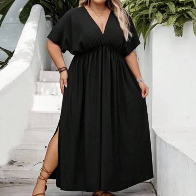 SHEIN Plus Size Women&#39;s Deep V-Neck Backless Flowy Loose Black Maxi Dress, Summer