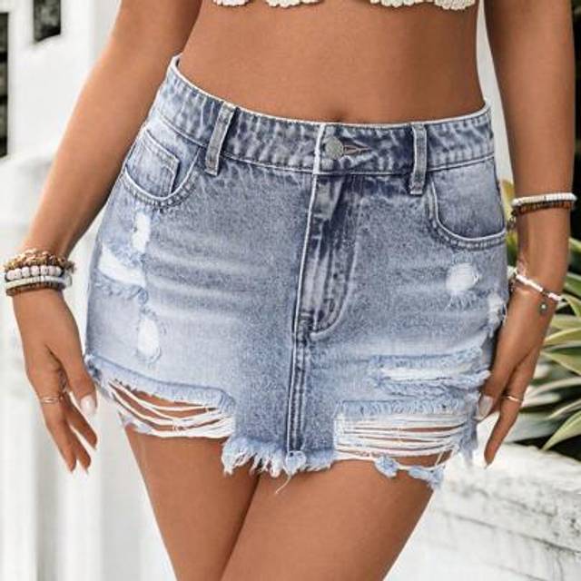 SHEIN Women Denim Mini Skirt With Pockets, Ripped Detail And Fringe Hem