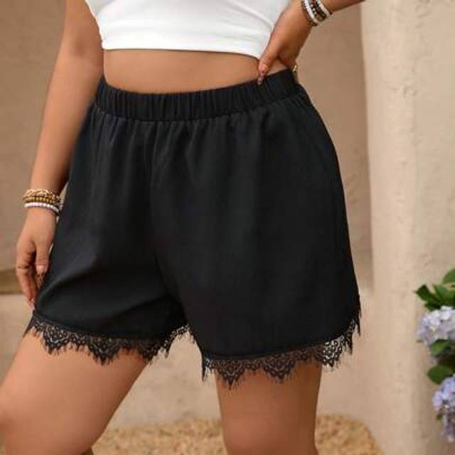 SHEIN Plus Size Women Woven Black Casual Lace Trim Shorts, Versatile For Summer
