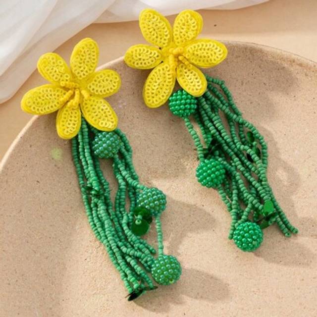 SHEIN 1 Pair Spring/Summer New Bohemian Style Handmade Beaded Flowers & Sequin Tassel Fashion Earrings For Women