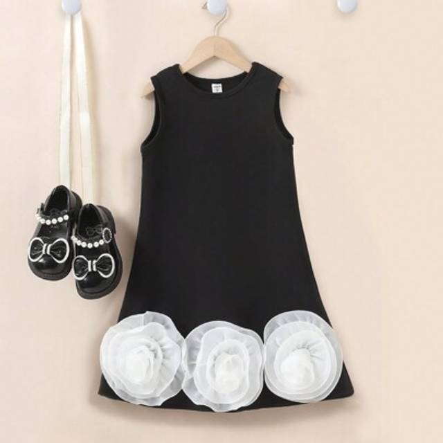 SHEIN Tween Girl Sleeveless Round-Neck Dress With Large Flower Patterns At The Hem, Suitable For Formal Occasions. It&#39;s Comfortable, Fashionable, Elegant, S