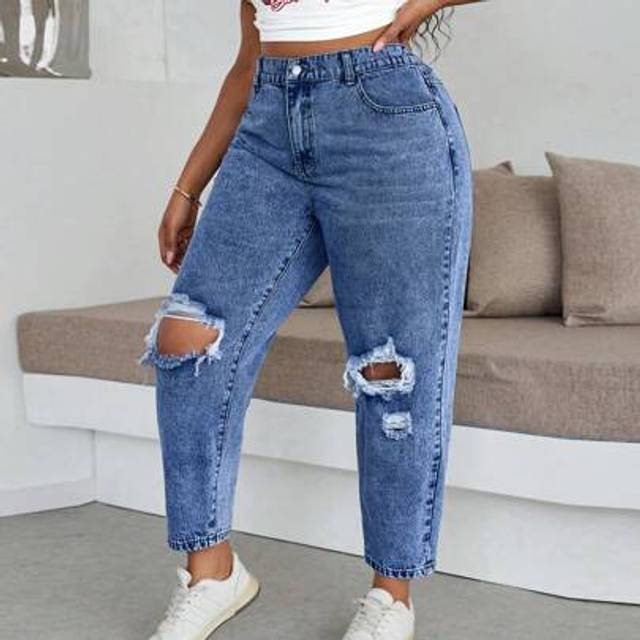 Slaydiva Plus Size Women Pockets Ripped Cone Leg Casual Jeans, Versatile