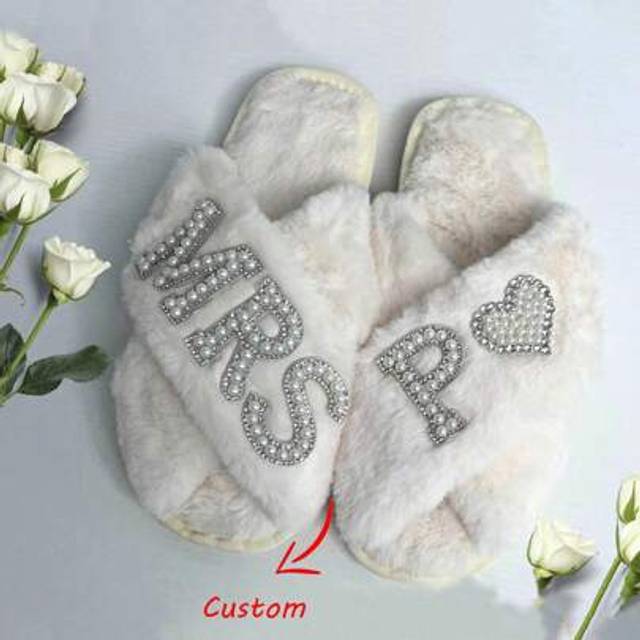 SHEIN Personalized Initial Wedding Bride Slippers MRS Pearl Letter Slippers, Custom Pearl Letter Slippers, Design Bridal Gifts, Birthday Gift, Commemorative