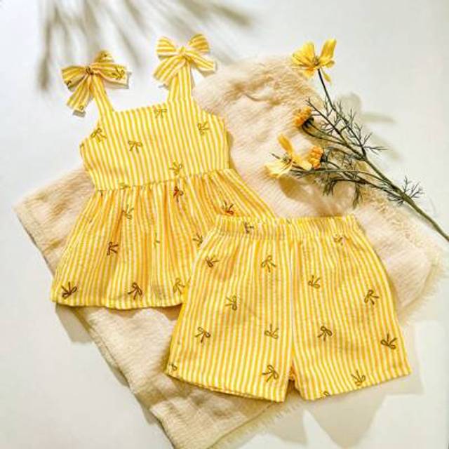 SHEIN 2pcs Baby/Toddler Girls Spring/Summer Casual Everyday Cute Vacation Stripe Bow Sleeveless Top + Shorts Set, 0-3 Years Old