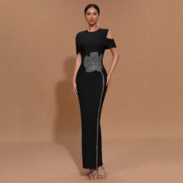SHEIN New Fashion Sexy Hot Diamond Flower Decoration Round Neck Short Sleeve Tight Long Bandage Dress Holiday Party Wedding Ladies Formal Dinner Dress Skirt