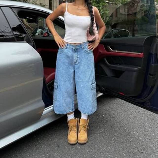 SHEIN Women&#39;s Loose Cargo Pocket Wide Leg Cropped Casual Jeans