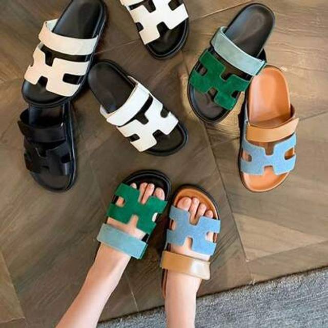 SHEIN 1PCS-Womens Microfiber Leather Comfort Foam Rhinestone Glitter Sparkly Dress Flip Flop Sandals Summer Cute Flat Slides Suitable For Shopping, Travelin