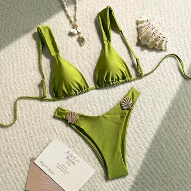 SHEIN 2pcs/Set Summer Vacation Metallic Solid Color Thick Strap Golden Scallop Decor Triangle Bikini Top And High Cut Swimsuit Bottom, Sexy Swimwear