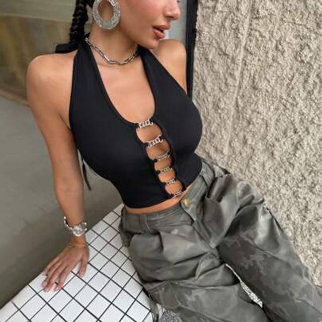 SHEIN Chic Crop Top With Metallic Cut-Outs â Effortless Urban Edge For Casual City Nights, Weekend Date Outings & Relaxed Gallery Visits
