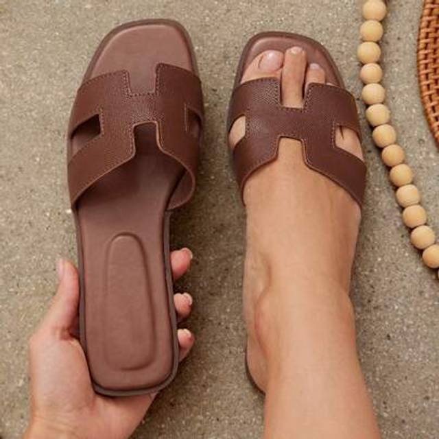 SHEIN Women Comfy Everyday Summer Vacation Casual Flat Sandals