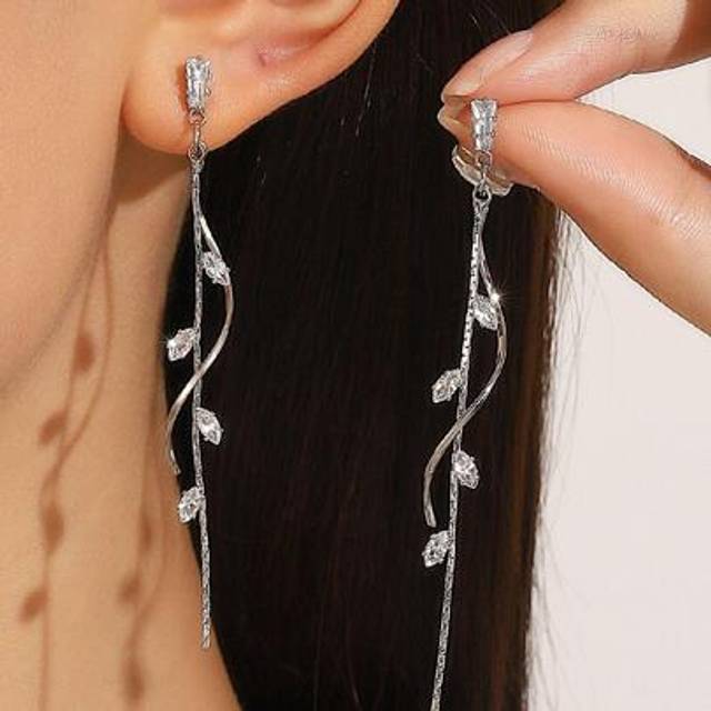 SHEIN 1Pair French Luxury Long Copper-Inlaid Cubic Zirconia Tassel Earrings, European & American Elegant Twist Earrings For Women