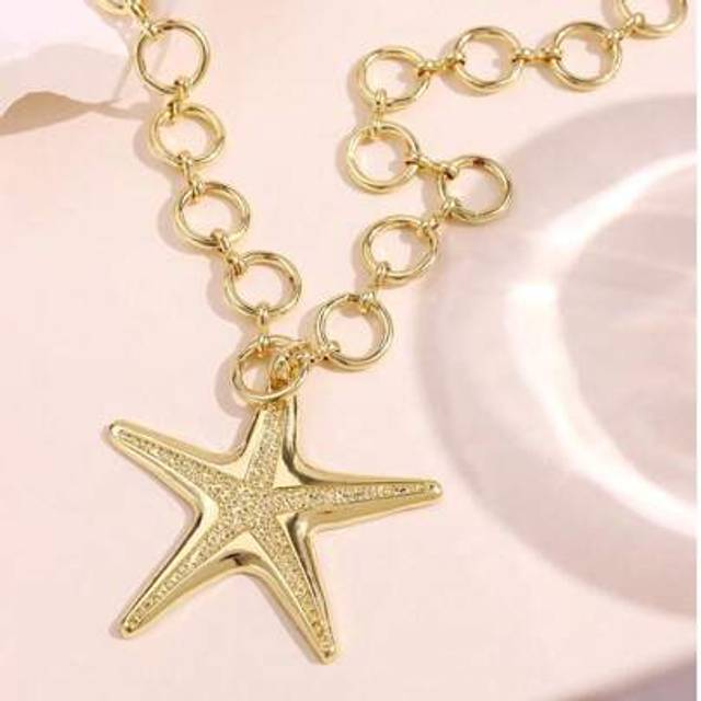 SHEIN 1pc Gold Color Ocean Chunky Geometric Starfish Pendant Necklace, Heavy Exaggerated Five-Pointed Star O-Chain Necklace, For Women Daily & Party Wear