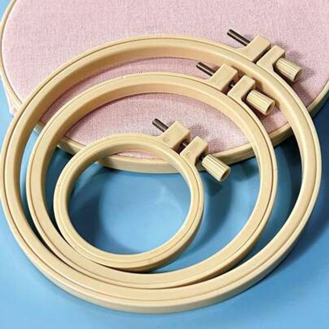 SHEIN 10pcs Bamboo Style Plastic Embroidery Hoops (7.5cm/12cm/16cm/20cm) / Embroidery Hoops / Double Ring Decor Hoops